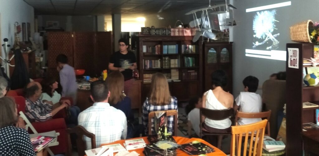 Apresentação do «Baile de luzes» no Espaço Livro.